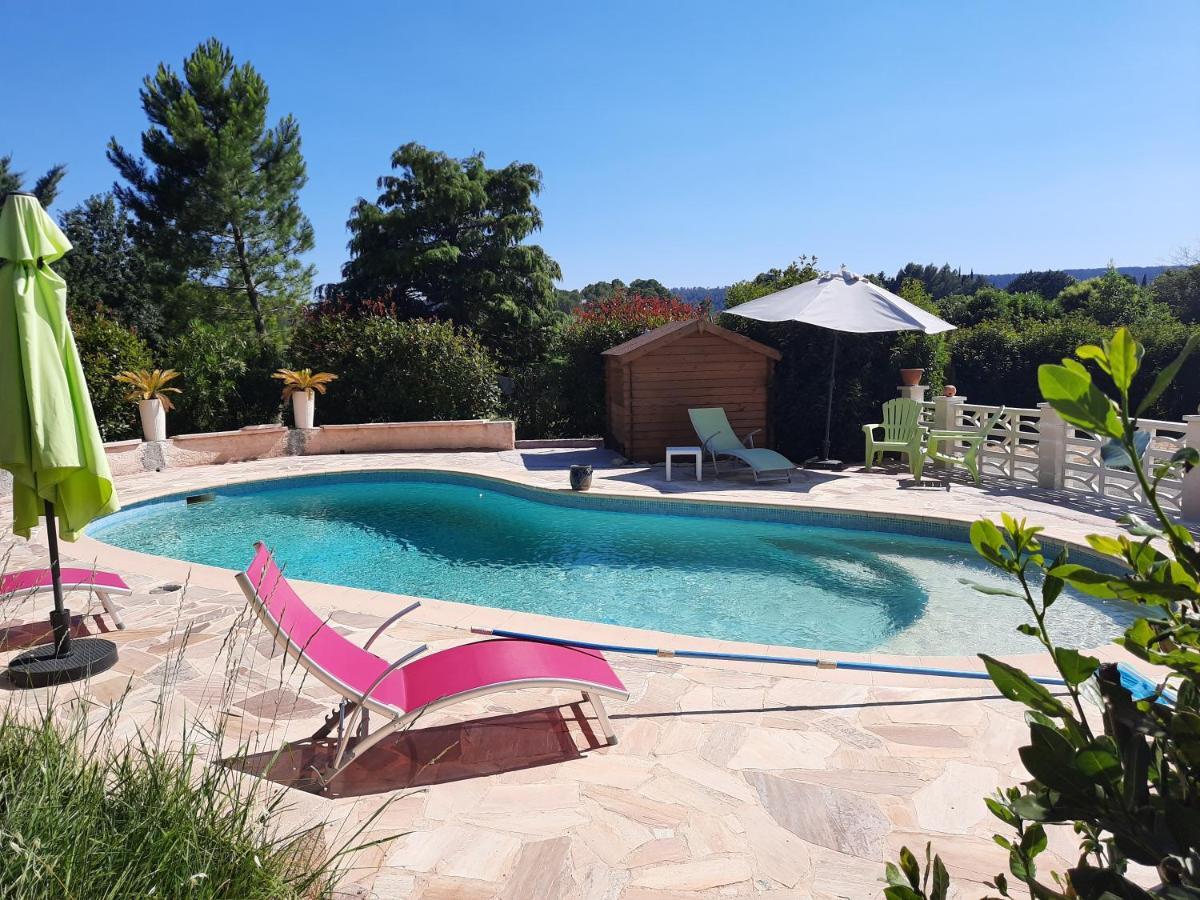 Villa Lei Rigaü Salernes Esterno foto